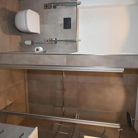 Malaika-shania-10-a Apartment *